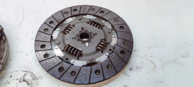 SPRZĘGŁO TARCZA DOCISK AUDI VOLKSWAGEN SEAT SKODA 04B141026B