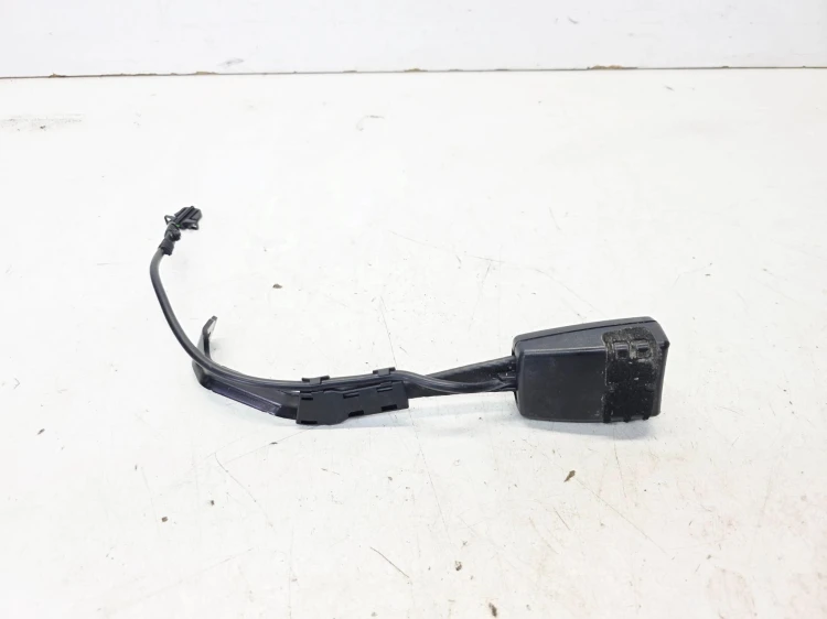 ZAPINKA PASA PRAWA Z CZUJNIKIEM A3 8P LIFT 8P0857756E