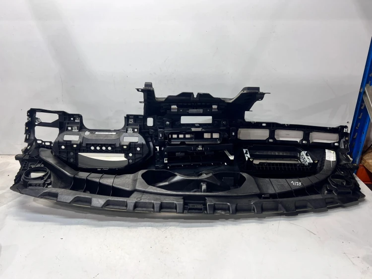 DESKA KOKPIT KONSOLA AUDI A4 B9 8W1857001K 24A 1/25 USZKODZONA
