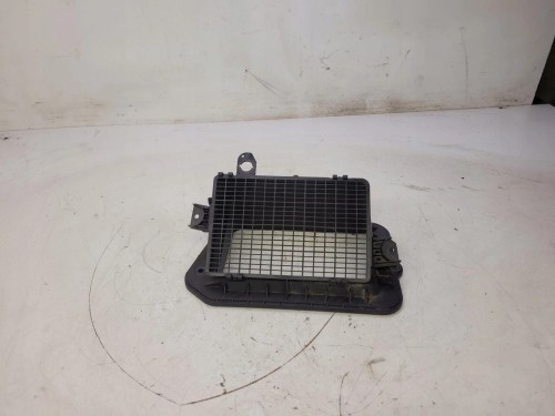WLOT DOLOT POWIETRZA AUDI A4 B9 A5 8W1819904A