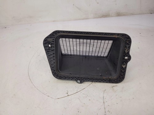 WLOT DOLOT POWIETRZA AUDI A4 B9 A5 8W1819904A