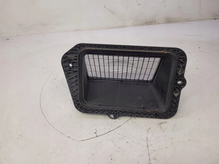 WLOT DOLOT POWIETRZA AUDI A4 B9 A5 8W1819904A