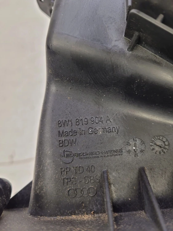 WLOT DOLOT POWIETRZA AUDI A4 B9 A5 8W1819904A