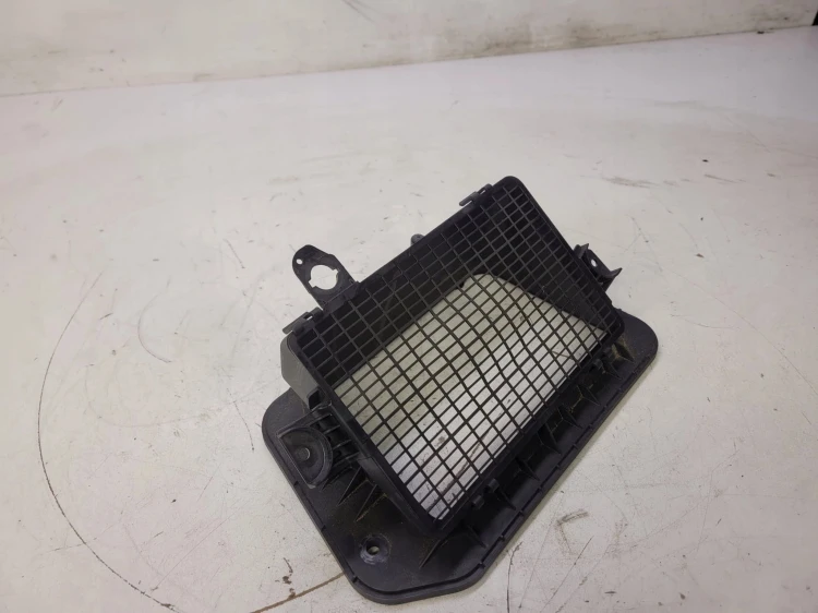 WLOT DOLOT POWIETRZA AUDI A4 B9 A5 8W1819904A