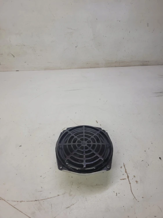 GŁOŚNIK SUBWOOFERA TUBY AUDI A1 8X 8X0035412