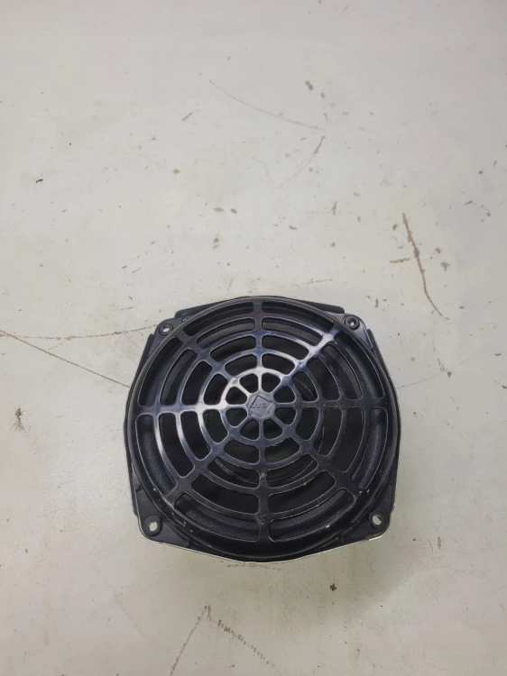 GŁOŚNIK SUBWOOFERA TUBY AUDI A1 8X 8X0035412