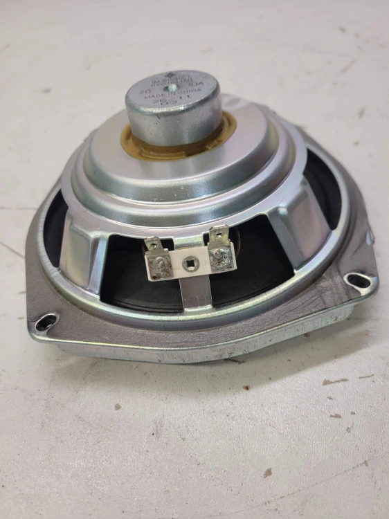 GŁOŚNIK SUBWOOFERA TUBY AUDI A1 8X 8X0035412