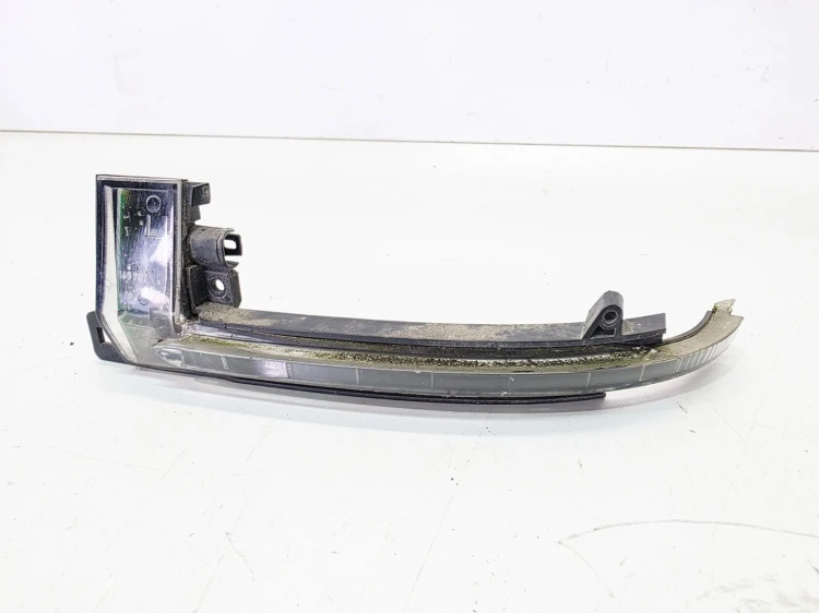 KIERUNKOWSKAZ LUSTERA LEWY AUDI A3 8P A4 B8 A5 8T A6 C6 8K0949101