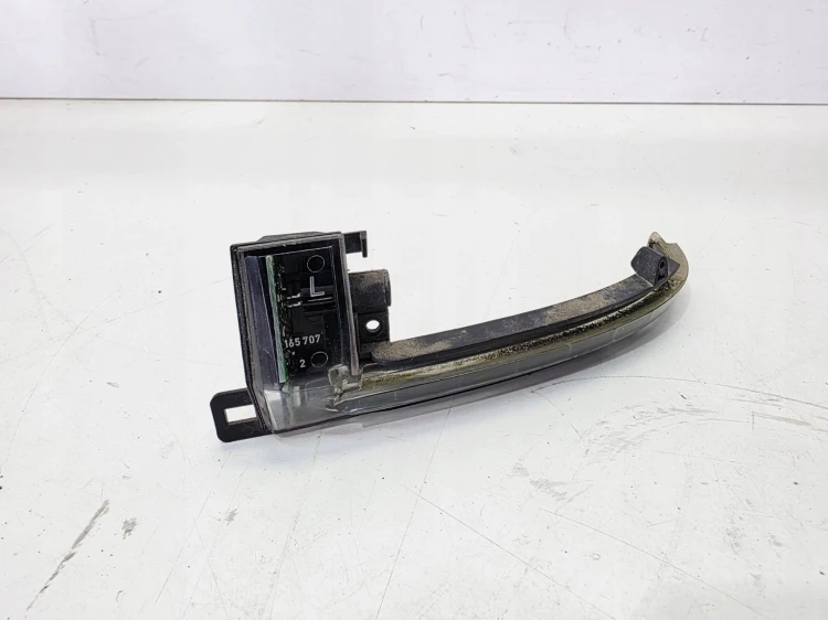 KIERUNKOWSKAZ LUSTERA LEWY AUDI A3 8P A4 B8 A5 8T A6 C6 8K0949101
