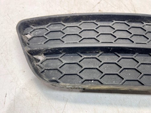 KRATKA ATRAPA ZDERZAKA LEWA AUDI A5 8T 8T0807681