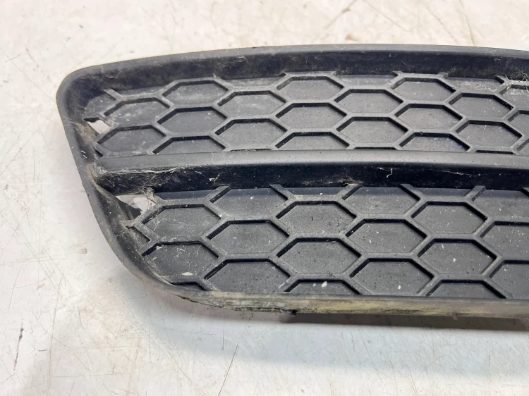KRATKA ATRAPA ZDERZAKA LEWA AUDI A5 8T 8T0807681