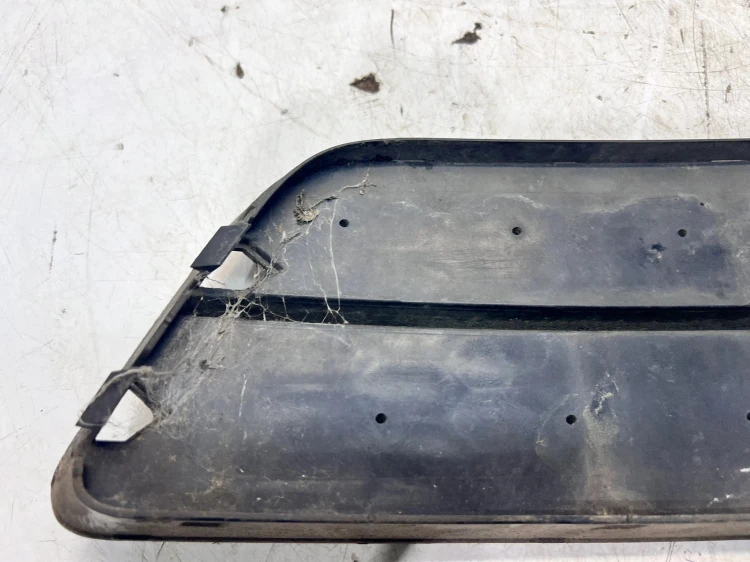 KRATKA ATRAPA ZDERZAKA LEWA AUDI A5 8T 8T0807681