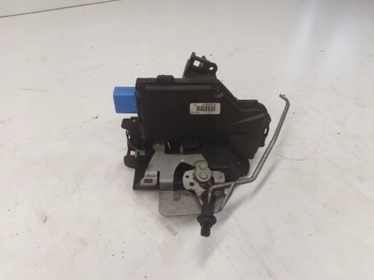 ZAMEK DRZWI LEWY PRZÓD AUDI A8 D3 4E2837015 7 PIN