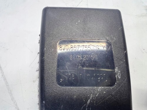 ZAPINKA PASA LEWA AUDI A3 8V 8V0857755G