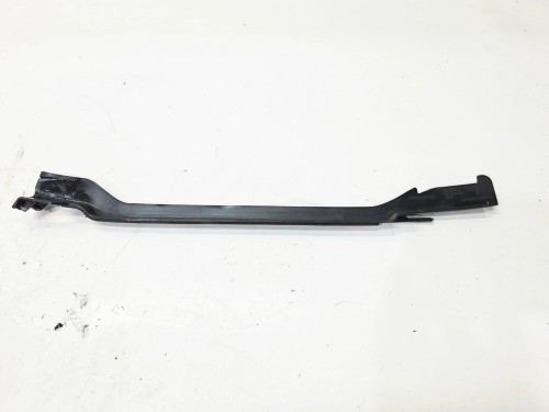 USZCZELKA CHŁODNICY LEWA AUDI A3 8V 8V0121331