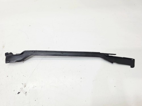 USZCZELKA CHŁODNICY LEWA AUDI A3 8V 8V0121331