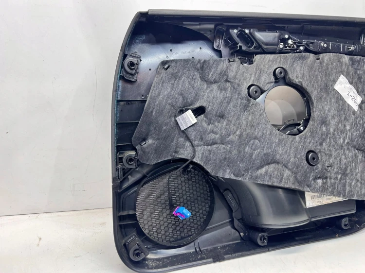 BOCZEK DRZWI LEWY PRZÓD AUDI A3 8V SPORTBACK 8V4867105