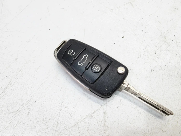KLUCZYK PILOT SCYZORYK AUDI A1 8X Q3 8U 8X0837220 434MHZ 2/26