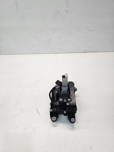 WYBIERAK BIEGÓW LEWAREK AUDI A4 B9 A5 8W1713041N