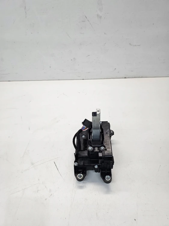 WYBIERAK BIEGÓW LEWAREK AUDI A4 B9 A5 8W1713041N