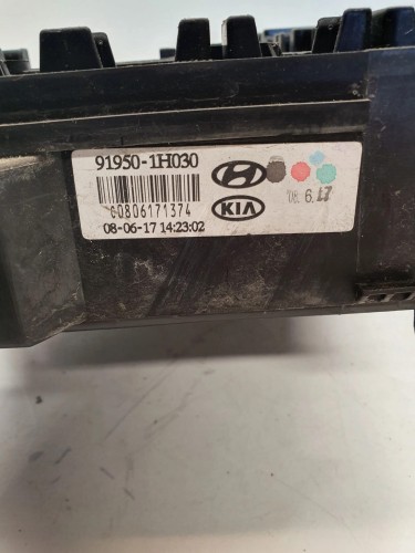 SKRZYNKA BEZPIECZNIKÓW KIA CEED 91950-1H030