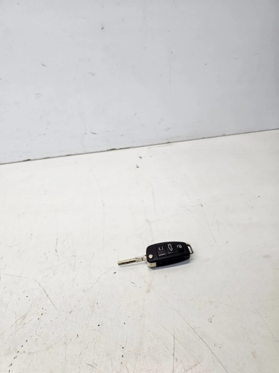 KLUCZYK PILOT SCYZORYK AUDI A3 8V 8V0837220 3/25