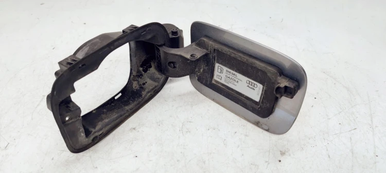 KLAPKA WLEWU PALIWA AUDI A4 B8 8K0809999D LY7G