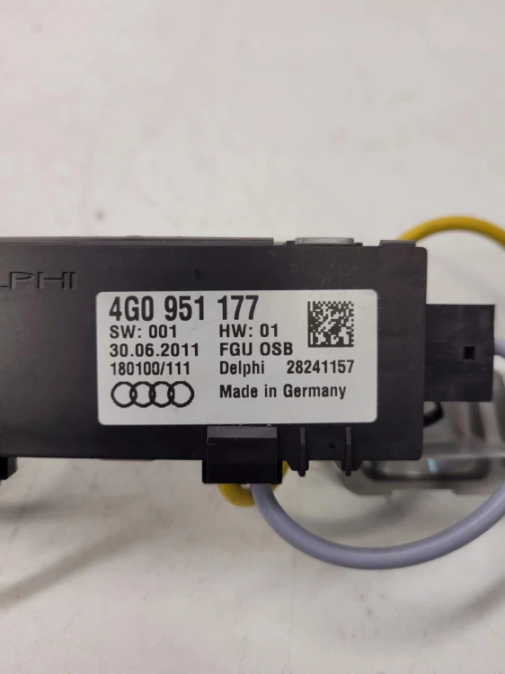 CZUJNIK RUCHU KABINY ALARMU AUDI A6 A7 4G0951177