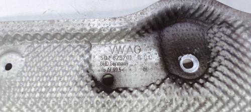 OSŁONA TERMICZNA WEDECHU AUDI Q3 F3 5Q0825701D