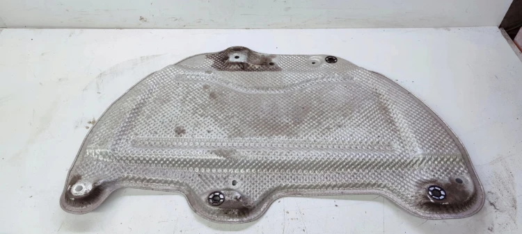 OSŁONA TERMICZNA WEDECHU AUDI Q3 F3 5Q0825701D