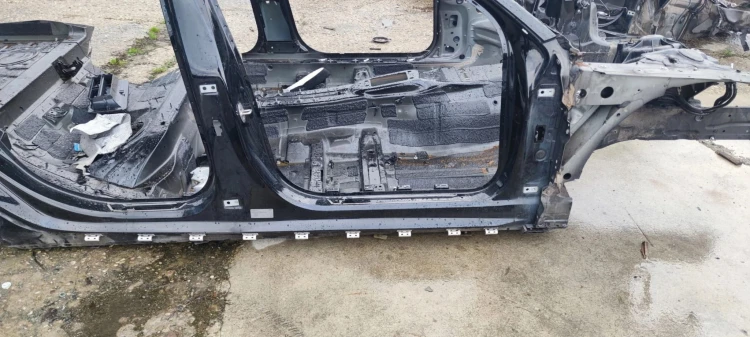 ĆWIARTKA PRÓG BOK PRAWA STRONA AUDI A6 C7 SEDAN AVANT 2011-2017 LY9B