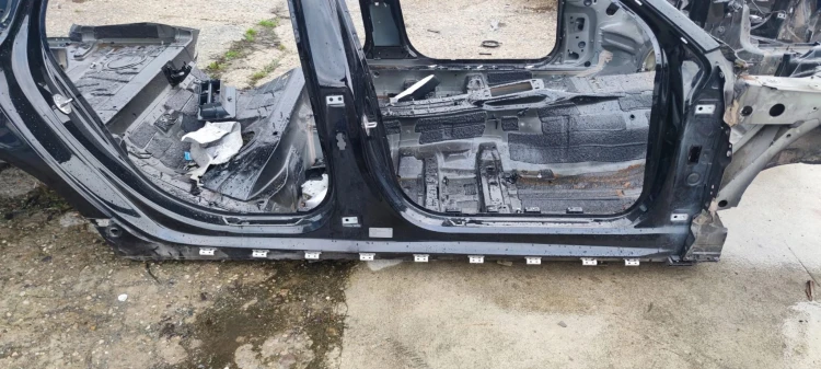 ĆWIARTKA PRÓG BOK PRAWA STRONA AUDI A6 C7 SEDAN AVANT 2011-2017 LY9B