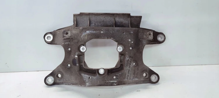 ŁAPA PODPORA SKRZYNI BIEGÓW AUDI A4 B8 A5 8T 8K0399263AD