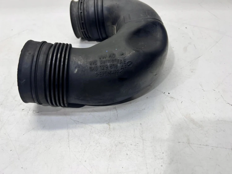 WLOT DOLOT POWIETRZA AUDI A3 8P LIFT 1K0129618AF