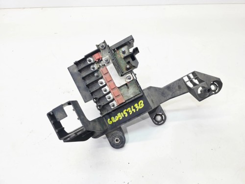 UCHWYT SKRZYNKI BEZPIECZNIKÓW AUDI A1 8X VOLKSWAGEN SEAT SKODA 6R0915343B