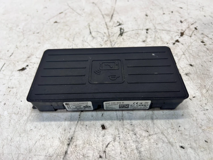 ŁADOWARKA INDUKCYJNA AUDI A3 8Y 4N0035502D