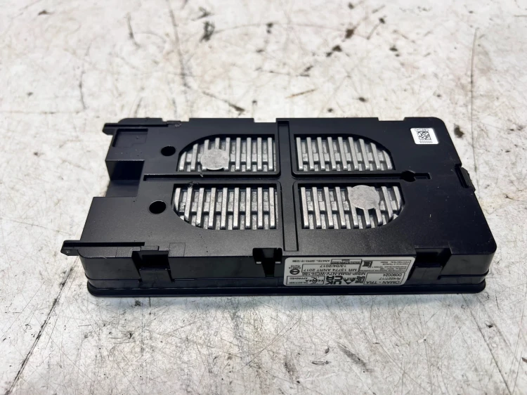 ŁADOWARKA INDUKCYJNA AUDI A3 8Y 4N0035502D