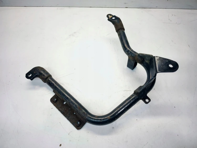 UCHWYT MOCOWANIE WIESZAK ZBIORNIKA ADBLU AUDI A4 B8 A5 8T LIFT 8K0131979C