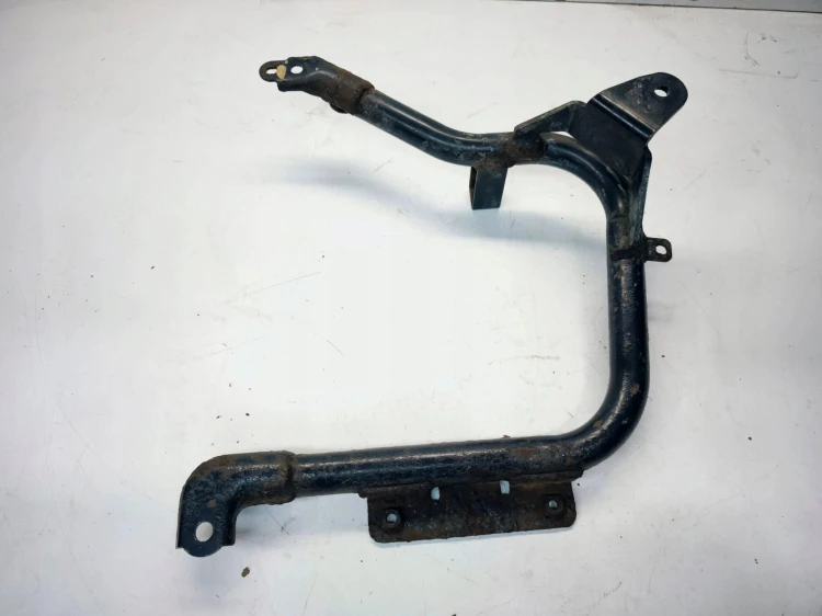 UCHWYT MOCOWANIE WIESZAK ZBIORNIKA ADBLU AUDI A4 B8 A5 8T LIFT 8K0131979C