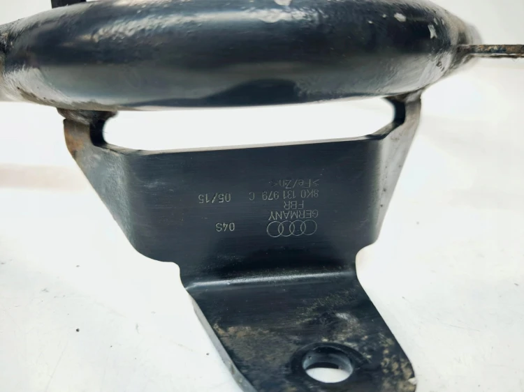 UCHWYT MOCOWANIE WIESZAK ZBIORNIKA ADBLU AUDI A4 B8 A5 8T LIFT 8K0131979C