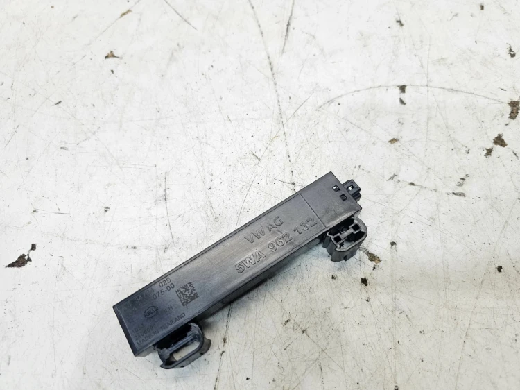 WZMACNIACZ MODUŁ STEROWNIK KEYLESS AUDI A3 8Y 5WA962132