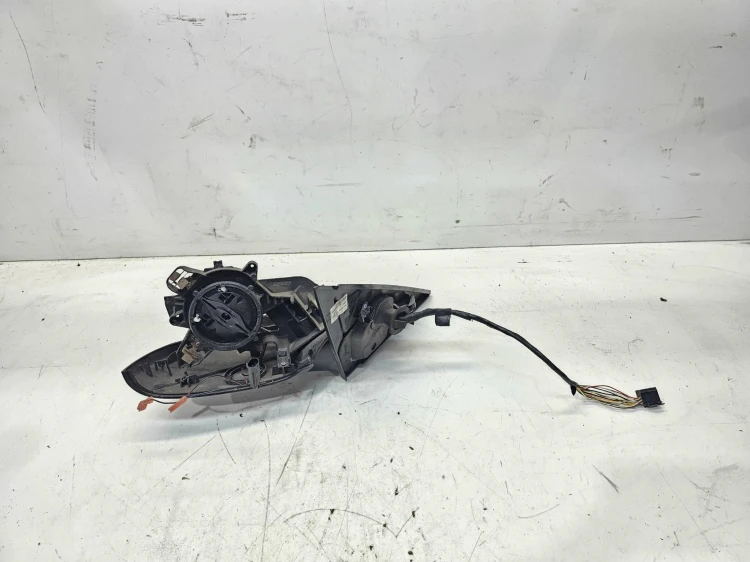 STELAŻ LUSTERKA LEWEGO AUDI Q5 8R 8R1857409B 14 PIN