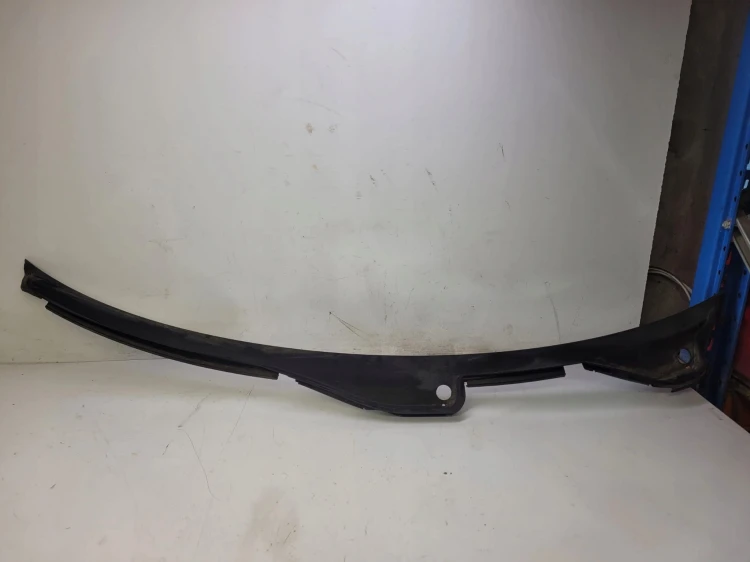 PODSZYBIE PLASTIKOWE WĄSKIE AUDI A4 A5 8K1819403B