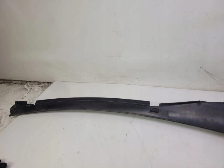 PODSZYBIE PLASTIKOWE WĄSKIE AUDI A4 A5 8K1819403B