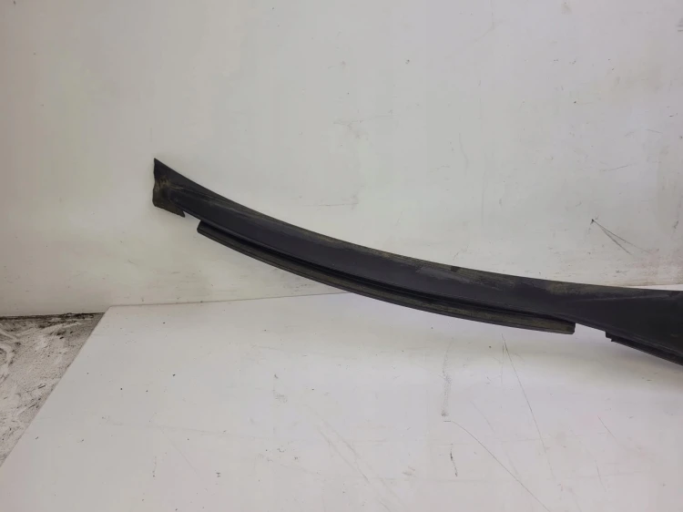 PODSZYBIE PLASTIKOWE WĄSKIE AUDI A4 A5 8K1819403B