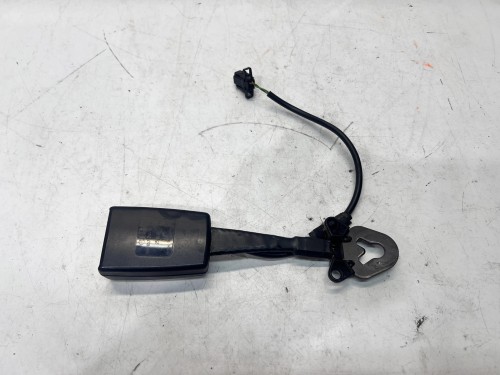 ZAPINKA PASA LEWA PRAWA AUDI A4 B6 B7 A6 C6 8E0857755Q