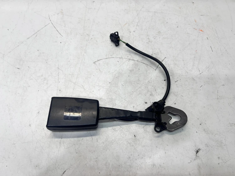 ZAPINKA PASA LEWA PRAWA AUDI A4 B6 B7 A6 C6 8E0857755Q