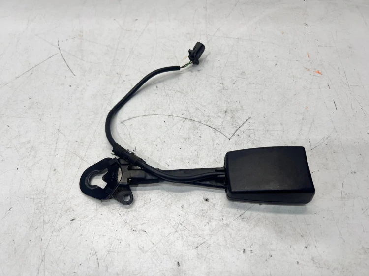 ZAPINKA PASA LEWA PRAWA AUDI A4 B6 B7 A6 C6 8E0857755Q