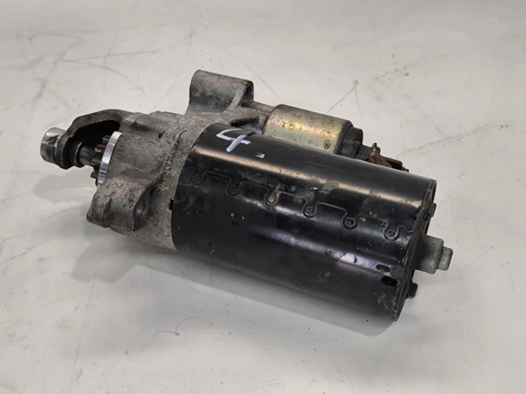ROZRUSZNIK VW AUDI A4 B8 A5 Q5 2.0 TDI 03L911021E *4* ORYGINAŁ !!!