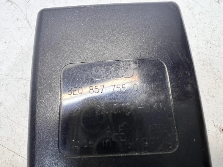 ZAPINKA PASA LEWA PRAWA AUDI A4 B6 B7 A6 C6 8E0857755Q